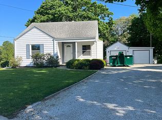 523 W Sunset Dr, Eureka, IL 61530