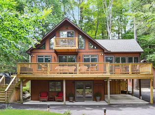 295 Laurel Ln, Greentown, PA 18426