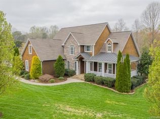 2720 Lyle Ct NE, Conover, NC 28613