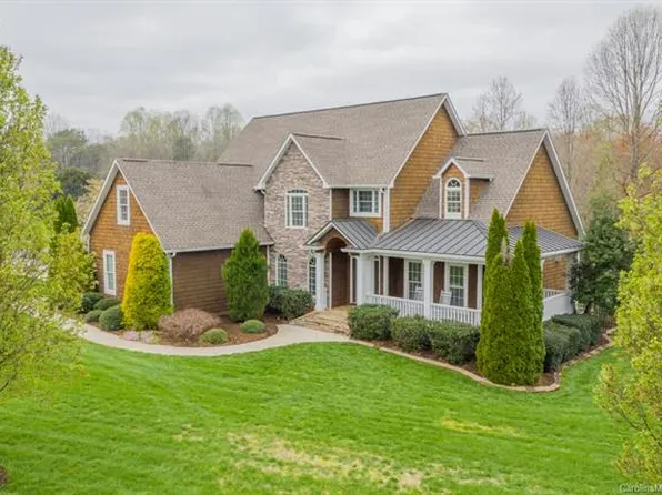 2720 Lyle Ct NE, Conover, NC 28613
