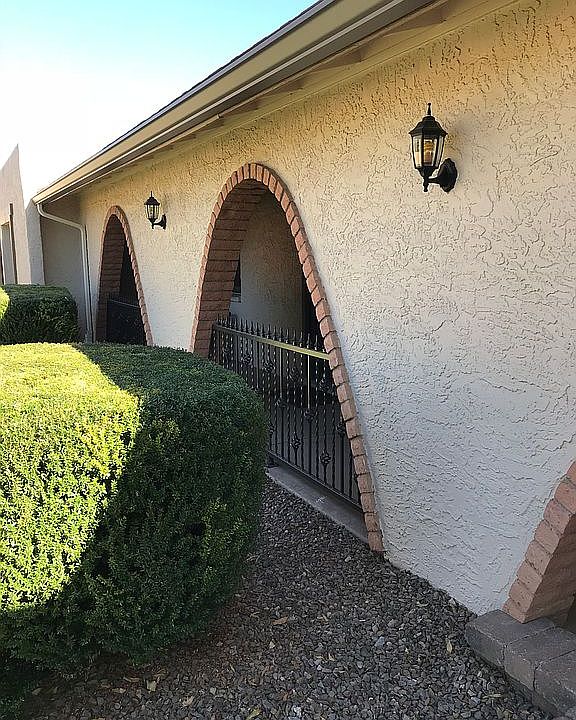 1st image of 965 E Longhorn Cir