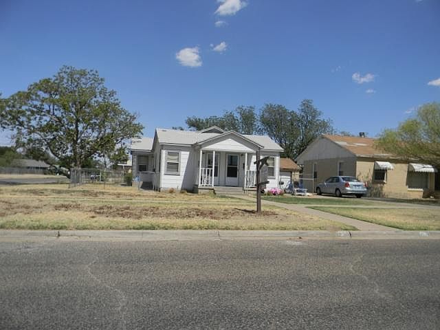 1st image of 1214 Oakland St