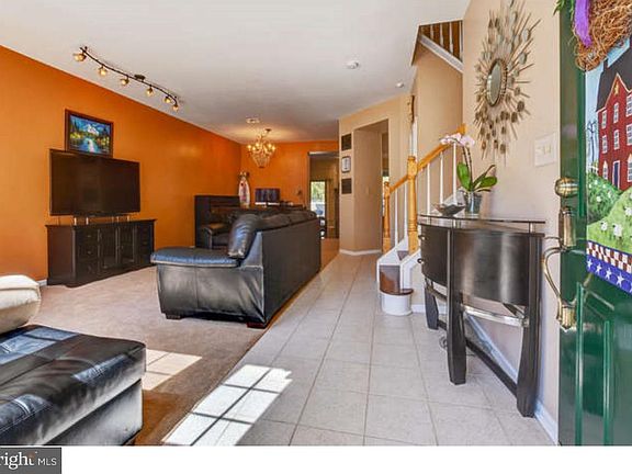 3rd image of 84 Ashford Dr