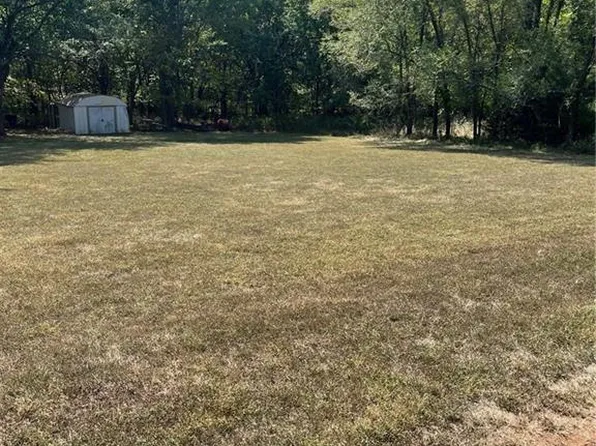 42 Arkansas Dr, Linn Valley, KS 66040