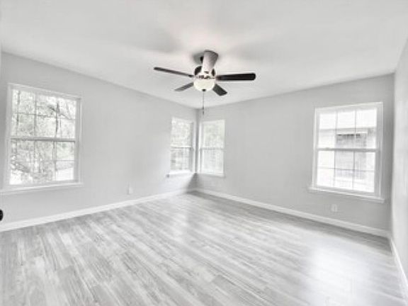 5th image of 921 Fernwood Ave #921