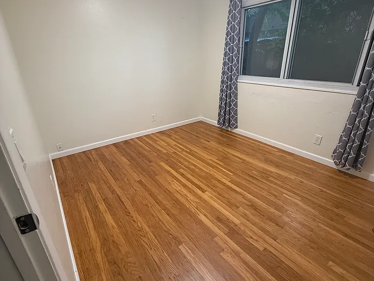 810 Keith Ln — Photo 7