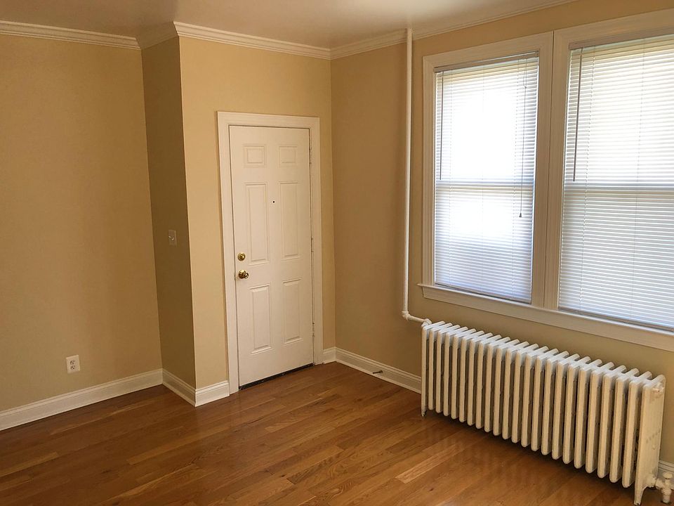 2nd image of 1625 21st Pl SE APT 4