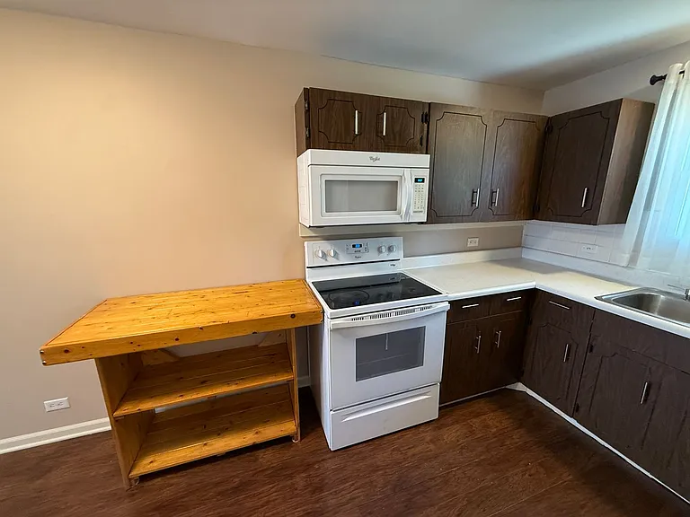 801 E Washington Center Rd — Photo 10