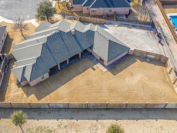 4th image of 1916 Pagewood Dr