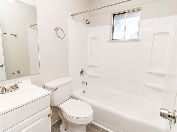 5th image of 45 Scruggs St