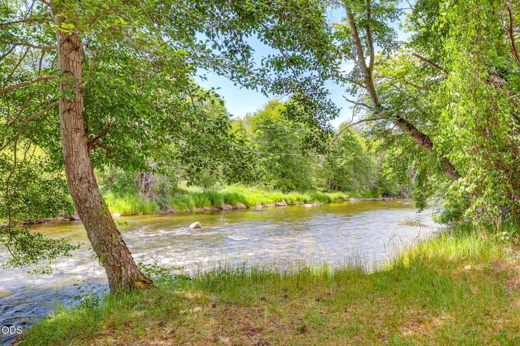 2076 Upper Applegate Rd, Jacksonville, OR - View 6