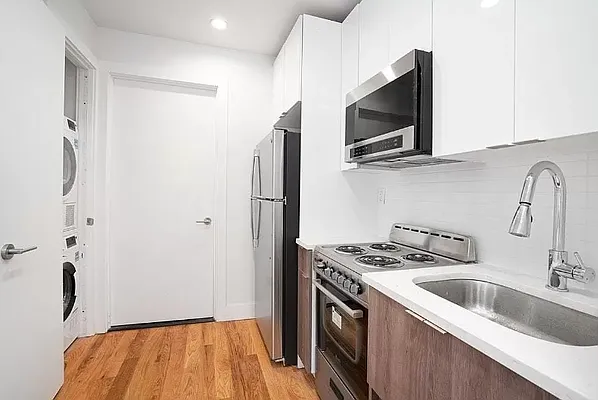 Rented by Compass | media 13