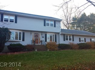 21 Woodcrest Dr, Woodcliff Lake, NJ 07677