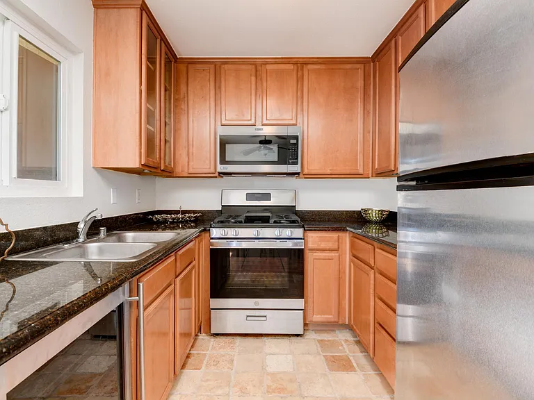 526 Calle Montecito — Photo 19