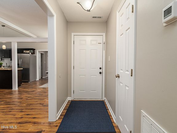 4th image of 103 Woodside Court