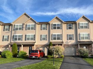 192 Old Schoolhouse Ln #192, Mechanicsburg, PA 17055