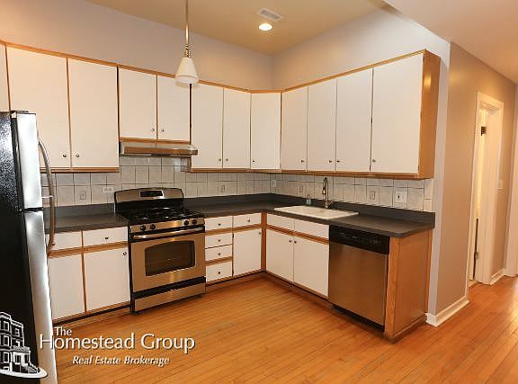 3rd image of 2200 W Belmont Ave #2F