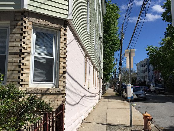 5th image of 31 Spruce St