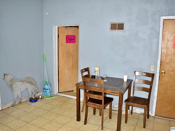 3rd image of 1112 E Military Ave