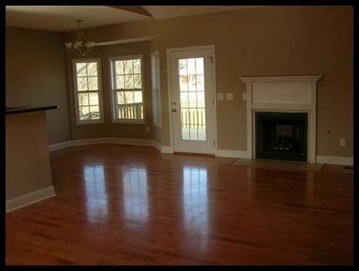 3rd image of 7425 Castlegate Blvd