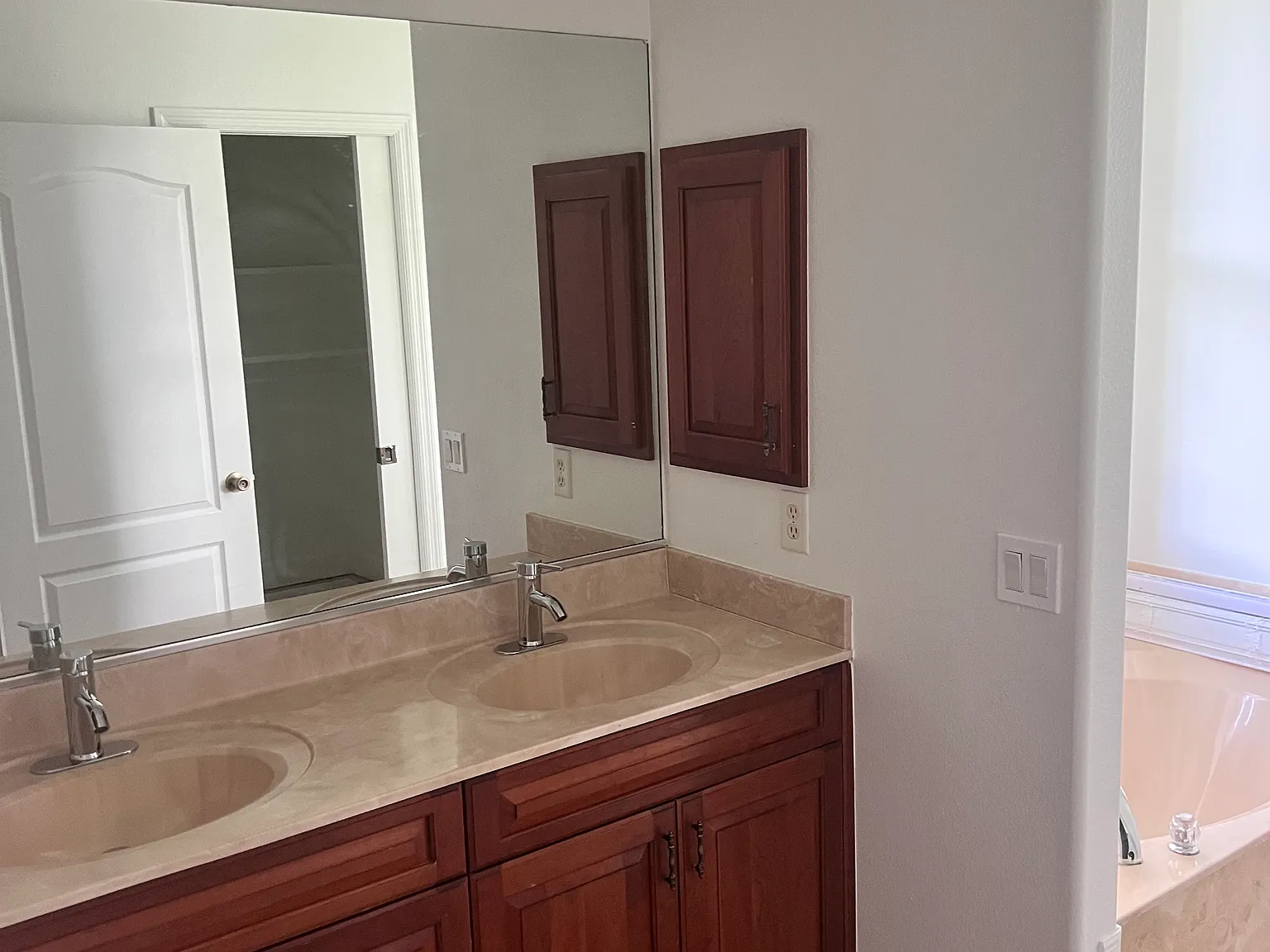 3 bed, 1724 sqft, $1,950 — Photo 3