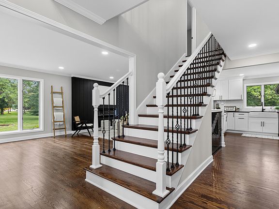 2nd image of 3807 Waxwing Ct