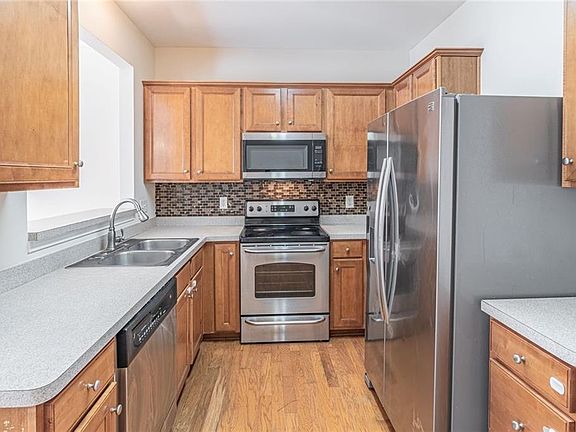 5th image of 118 Wiley Parc Cir