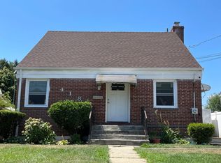 418 Locust Ave, Uniondale, NY 11553