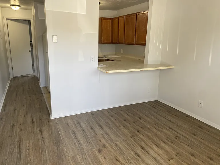 144 N 3rd St #7 — Photo 2
