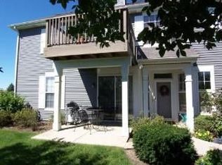 24 Waverly Ct, Algonquin, IL 60102