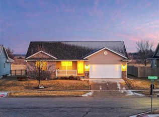 1490 Fawn Dr, North Liberty, IA 52317