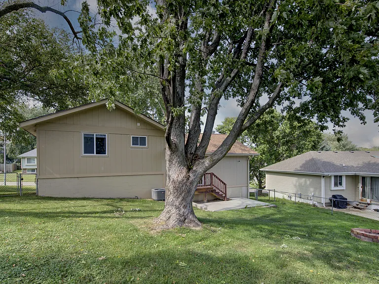 9705 S 21st Ave — Photo 44