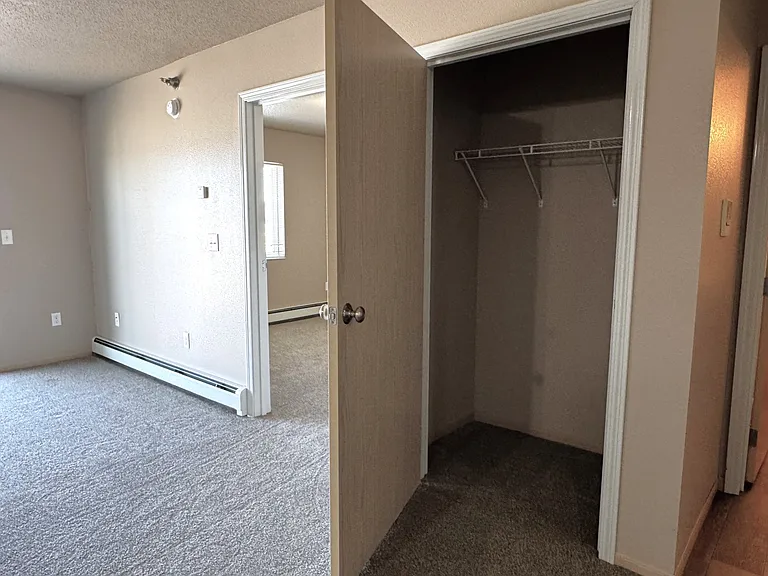 Oakview Apartments 1410 — Photo 51