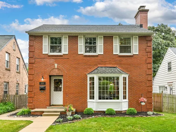 2809 N 77th STREET, Milwaukee, WI 53222