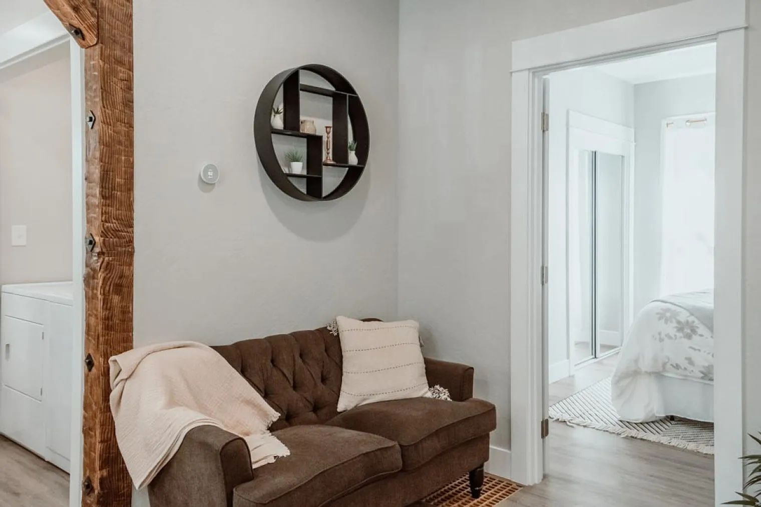 3 bed, 2.0 bath, 1194 sqft, $6,666 — Photo 4