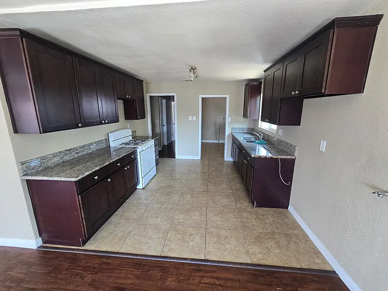 228 Prospect Ave — Photo 22