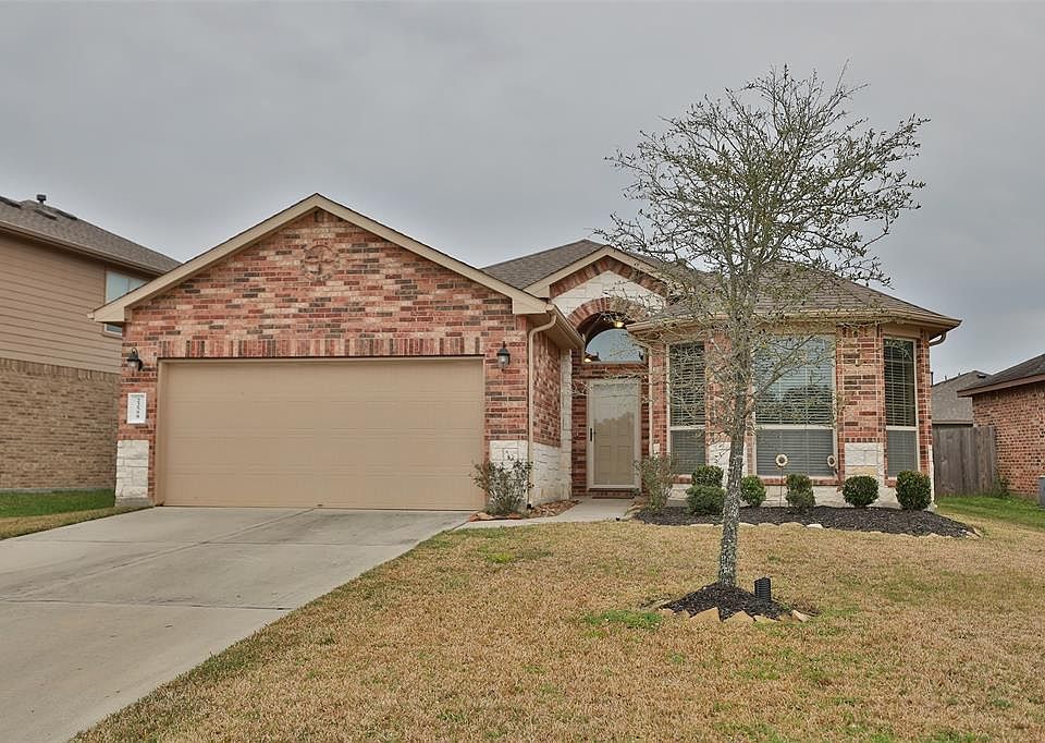 1st image of 22559 Valley Canyon Ln