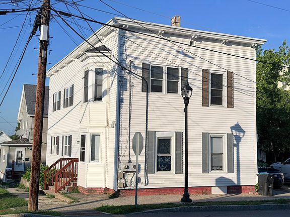3rd image of 32 Cook Street