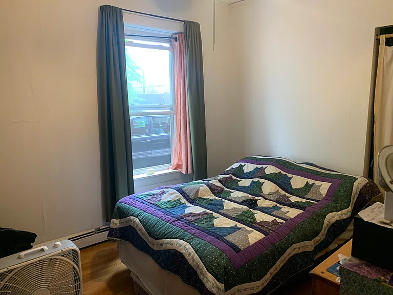 32 Holmes St #32 — Photo 7