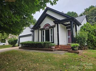 2617 Clarencefield Dr, Charlotte, NC 28216