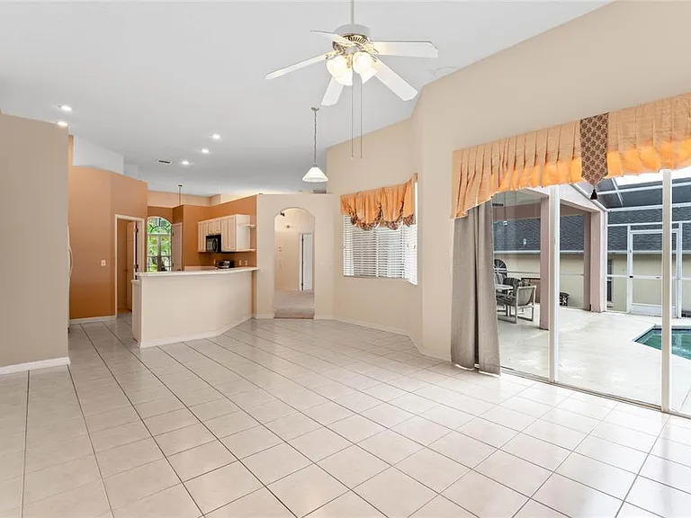 1027 Durango Loop St — Photo 11