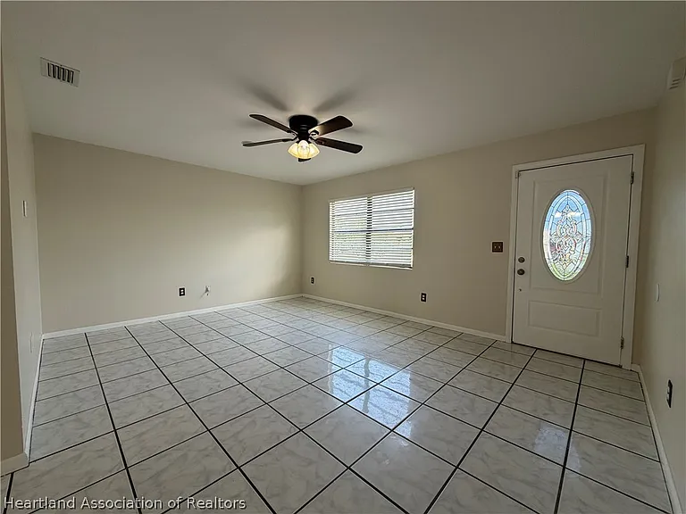 727 Denise Ave — Photo 3