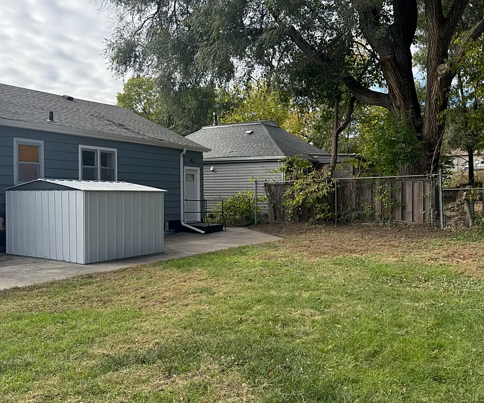 2611 W Highland Ave — Photo 18