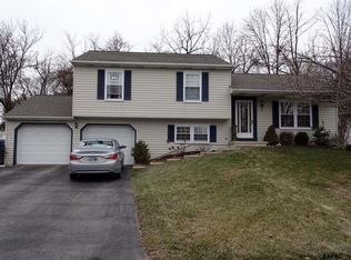 709 Saint Johns Pl, Dallastown, PA 17313