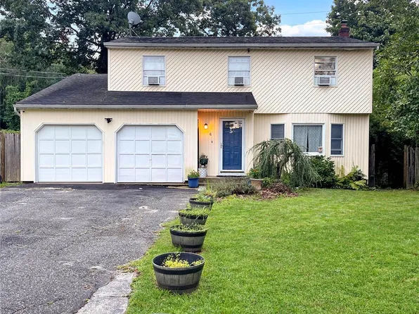 6 4th Avenue, Rocky Point, NY 11778