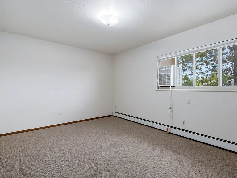 745 Nyssa Dr — Photo 9