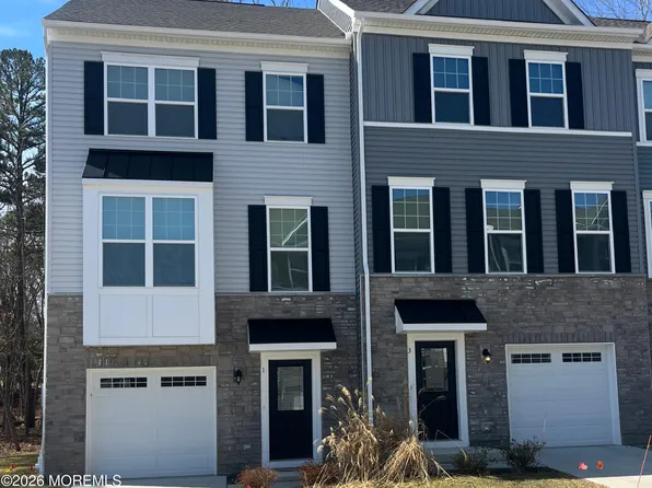 1 Halifax Rd #1, Bayville, NJ 08721