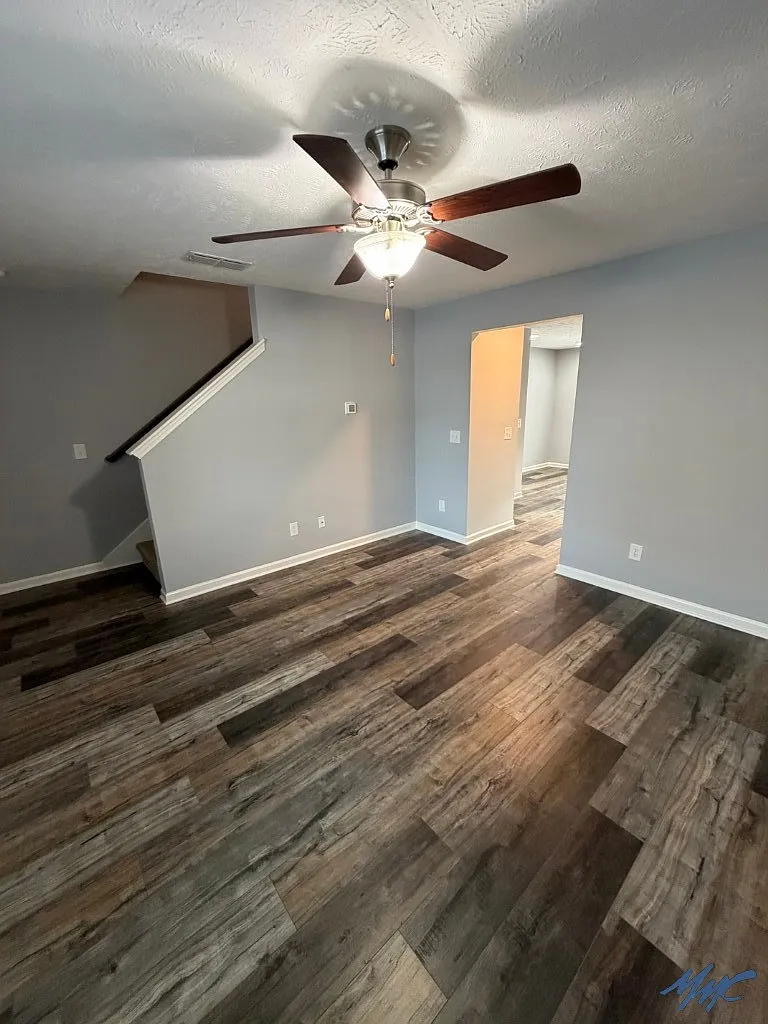 2 bed, 2.5 bath, 1170 sqft, $1,475 — Photo 3