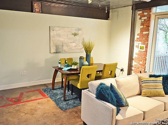 3rd image of 1401 S Flores St APT 132