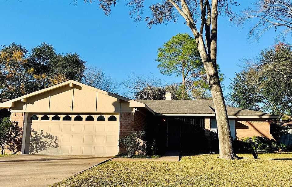 1st image of 19526 Younglake Blvd